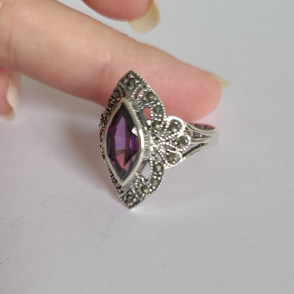 Vintage Elegant Art Deco Sterling Silver Marcasite Purple Amethyst Crystal Ring - Picture 4 of 13